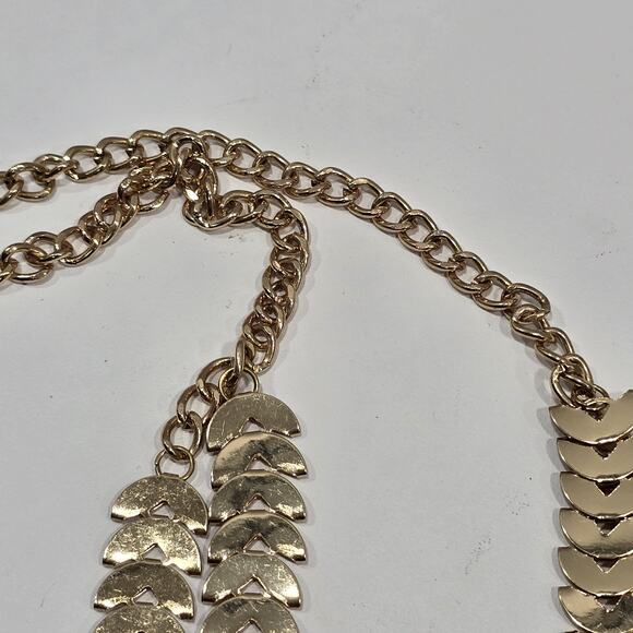 Gold Tone Double Layered Cascade Lightweight Metal Laurel Leaf Vine Necklace - Picture 12 of 13